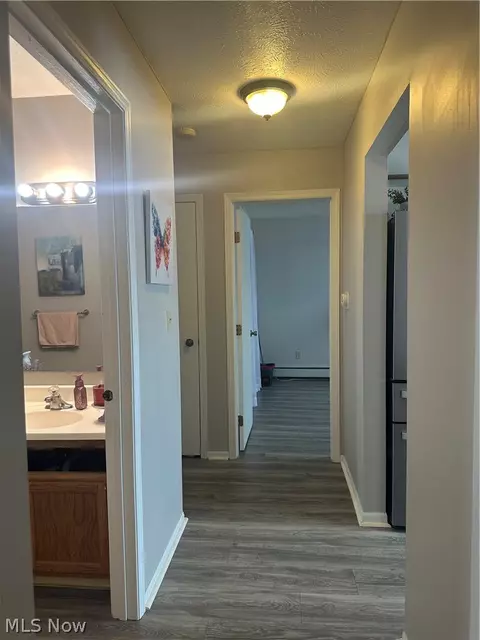 Entry Way - 7362 Eisenhower Dr #5, Boardman, OH 44512 photo 3 of 3