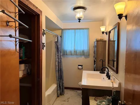 Bath - 138 E Cedar St, Jefferson, OH 44047 photo 1 of 4