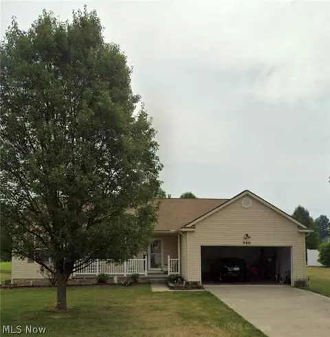 780 S Marion Ave, Louisville, OH 44641
