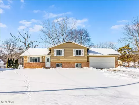 3795 N Sunnyfield Dr, Copley, OH 44321