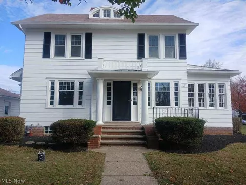 855 Osborn Ave, Lorain, OH 44052