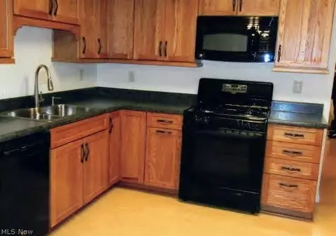 Kitchen - 404 Crescent Dr, Berea, OH 44017 photo 2 of 2