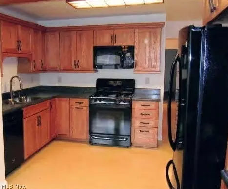 Kitchen - 404 Crescent Dr, Berea, OH 44017 photo 1 of 2