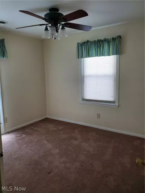 Bedroom - 404 Crescent Dr, Berea, OH 44017 photo 3 of 3