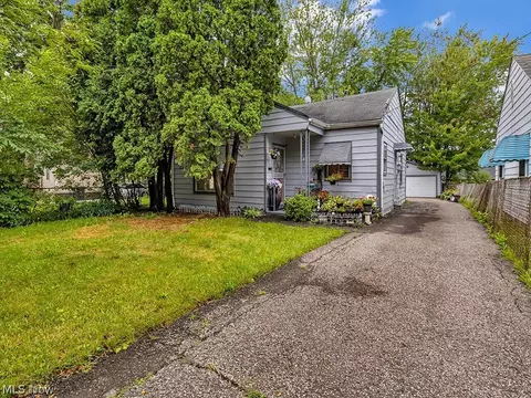 4216 E 162nd St, Cleveland, OH 44128