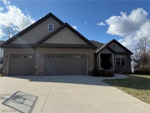4472 Broadley Cir, Uniontown, OH 44685
