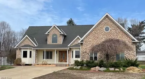 20 Marko Ln, Brooklyn Heights, OH 44131