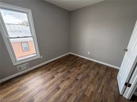 Bedroom - 252 State St, Struthers, OH 44471 photo 3 of 6