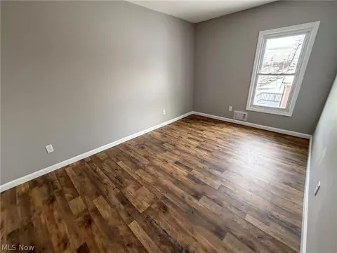 Bedroom - 252 State St, Struthers, OH 44471 photo 5 of 6