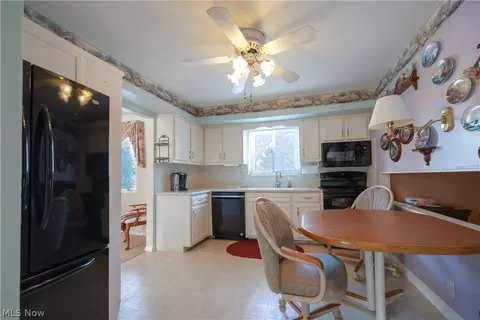 Kitchen - 3237 Valley Forge Dr, Brunswick, OH 44212 photo 2 of 2