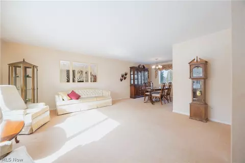 Living - 3237 Valley Forge Dr, Brunswick, OH 44212 photo 3 of 5