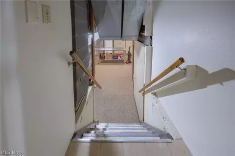 Entry Way - 3237 Valley Forge Dr, Brunswick, OH 44212 photo 2 of 2