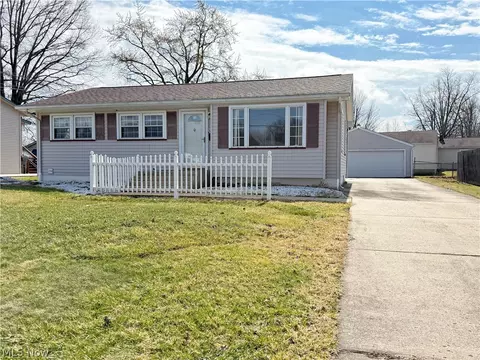 5365 Oakcrest Ave, Austintown, OH 44515