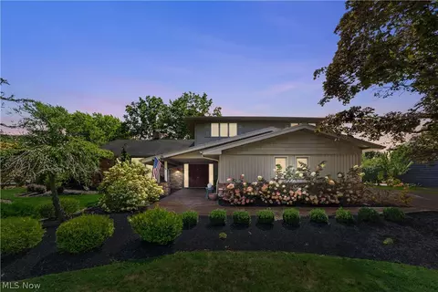 26332 Annesley Rd, Beachwood, OH 44122