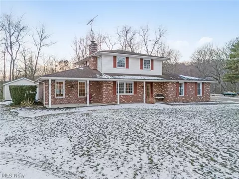 5126 Easton St NW, Malvern, OH 44644
