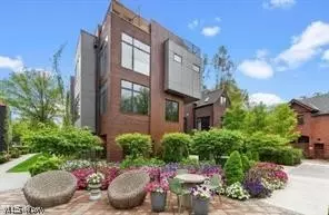 26 Meade Ln, Cleveland Heights, OH 44106