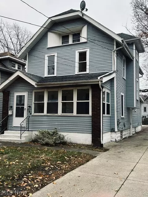 154 E Archwood Ave, Akron, OH 44301