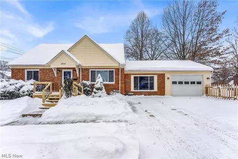 1910 9th St, Cuyahoga Falls, OH 44221