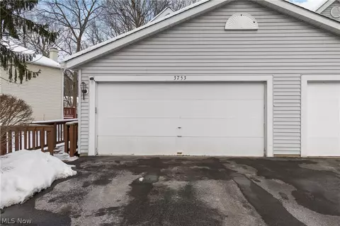 3753 Lake Run Blvd, Stow, OH 44224