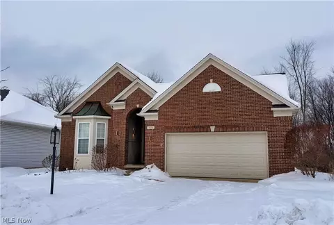 908 Kendal Dr, Broadview Heights, OH 44147