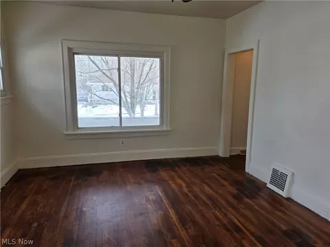 1174 Linden Ave, Akron, OH 44310 photo 4