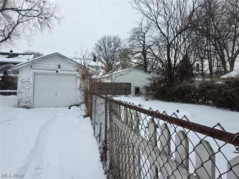 1174 Linden Ave, Akron, OH 44310 photo 16