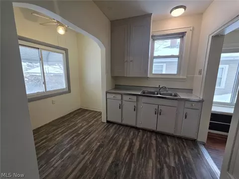 1174 Linden Ave, Akron, OH 44310 photo 9