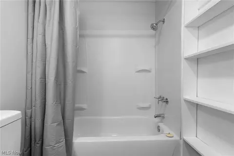 Bath - 301 E Voris St, Akron, OH 44311 photo 2 of 2
