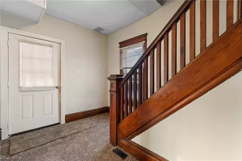 Entry Way - 301 E Voris St, Akron, OH 44311 photo 2 of 6