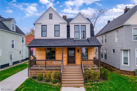 1422 W 77th St, Cleveland, OH 44102