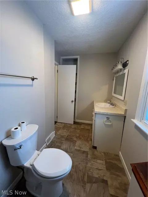 Bath - 2512 W 9th St, Ashtabula, OH 44004 photo 4 of 4