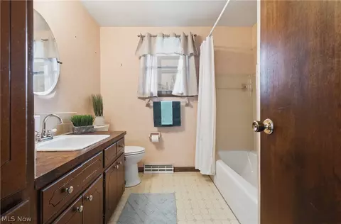 535 W Schultz Ave, Dalton, OH 44618 photo 8