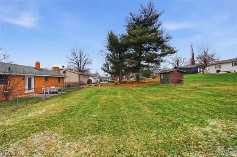 535 W Schultz Ave, Dalton, OH 44618 photo 3