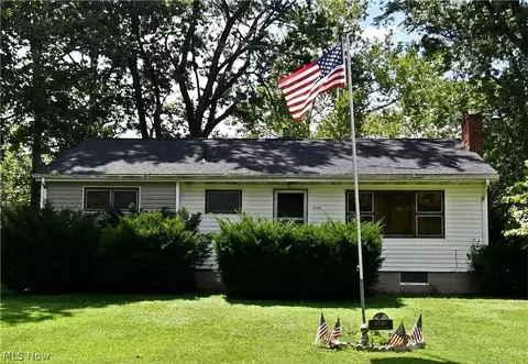 4749 Eagle Creek Rd, Leavittsburg, OH 44430