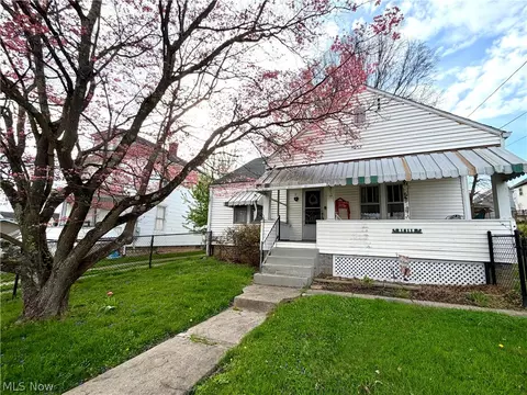 1611 Lawrence St, Parkersburg, WV 26101