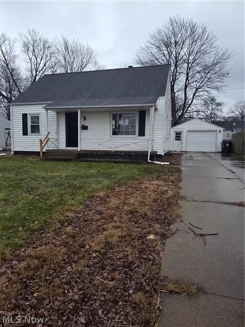 752 Laird Ave NE, Warren, OH 44483