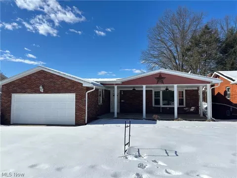 3301 Charles Drive Dr, Vienna, WV 26105