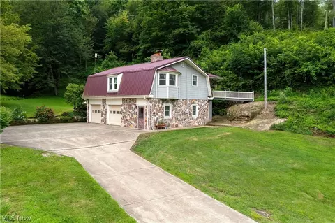 2250 Indian Camp Run Rd, New Concord, OH 43762