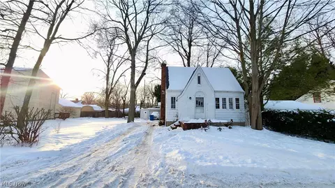 766 Cherokee Trl, Willoughby, OH 44094