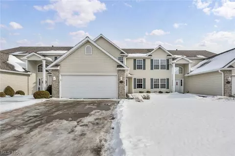 1266 Hidden Harbor Dr, Painesville, OH 44077