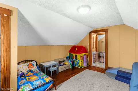 Bedroom - 464 Elm St, Struthers, OH 44471 photo 1 of 5