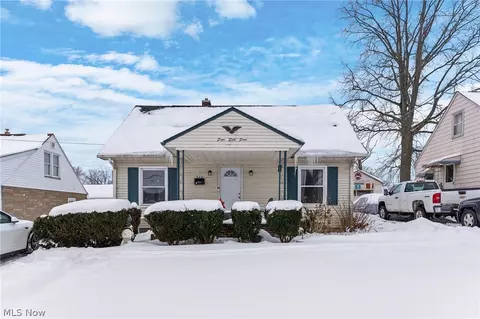 464 Elm St, Struthers, OH 44471