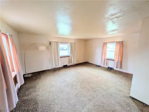 2000 Stake Dr, Green, OH 44232 photo 12