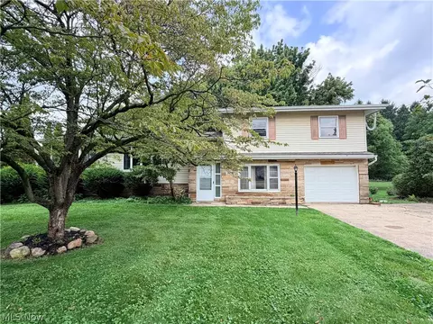 3475 Heckman St NW, Uniontown, OH 44685