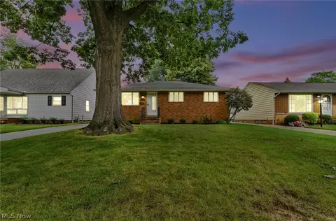 7329 Craigmere Dr, Middleburg Heights, OH 44130