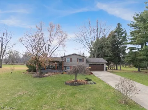 18331 William Dr, Doylestown, OH 44230 photo 2