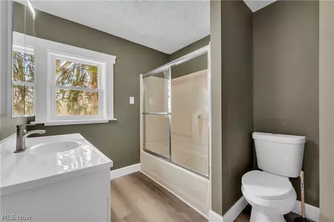 Bath - 508 12th St, Elyria, OH 44035 photo 3 of 5