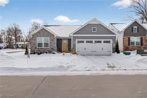 173 Eagle Cir, Amherst, OH 44001