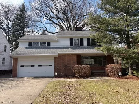 1384 Cleveland Heights Blvd, Cleveland Heights, OH 44121