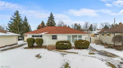11120 Sharon Dr, Parma, OH 44130